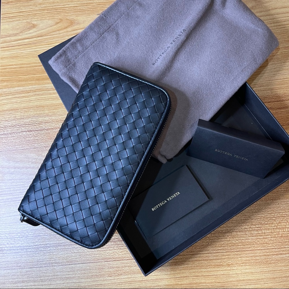 Bottega Veneta Portafoglio Intrecciata Nappa Zip like new!